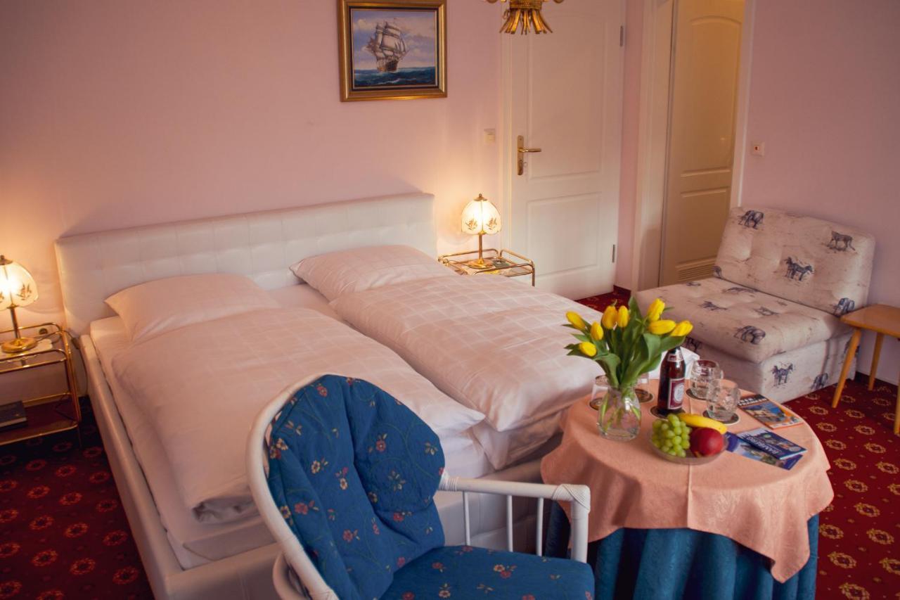 Hotel Garni Regina Goessweinstein Luaran gambar